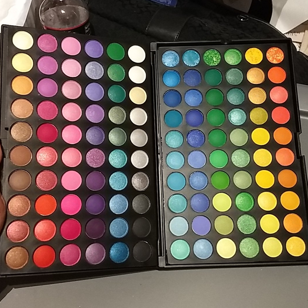 CPC 120 color eyeshadow palette